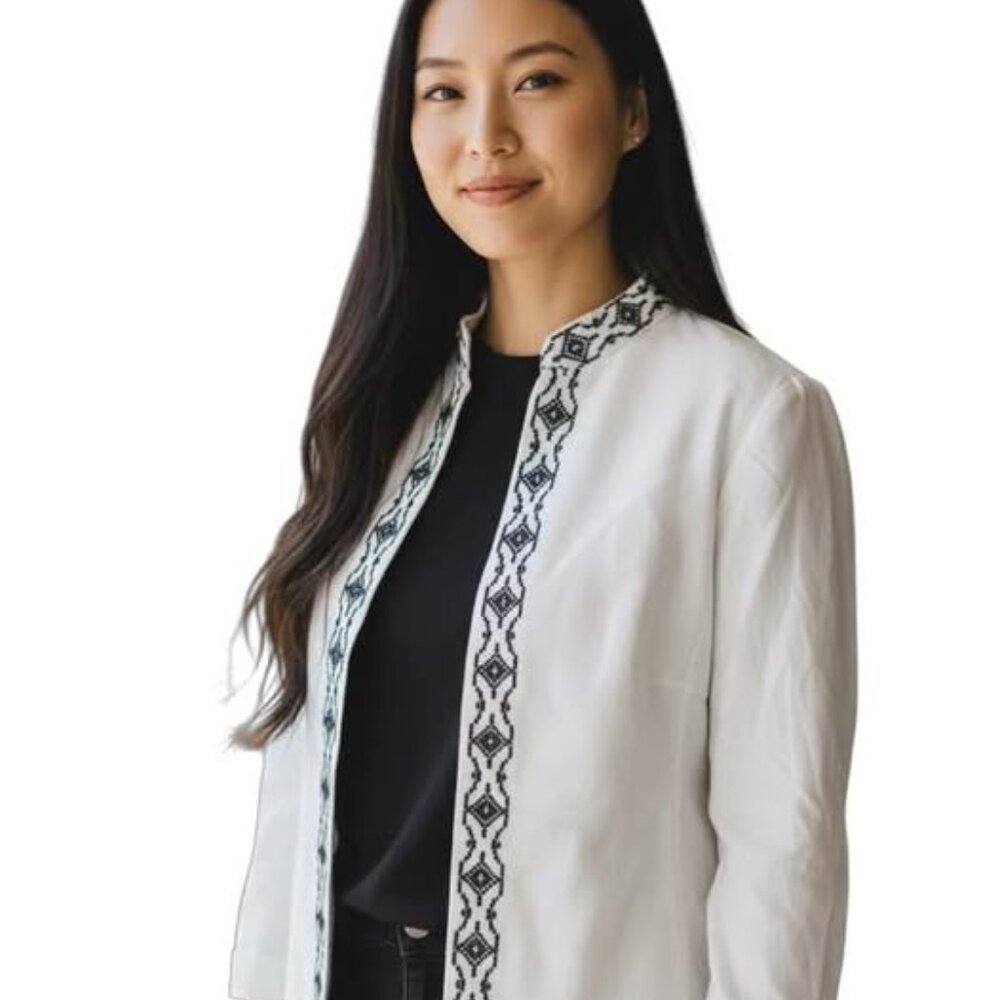 Talbots White Blazer 16 Petite. Black beading. Pockets. Elegant. Old Money. EUC.